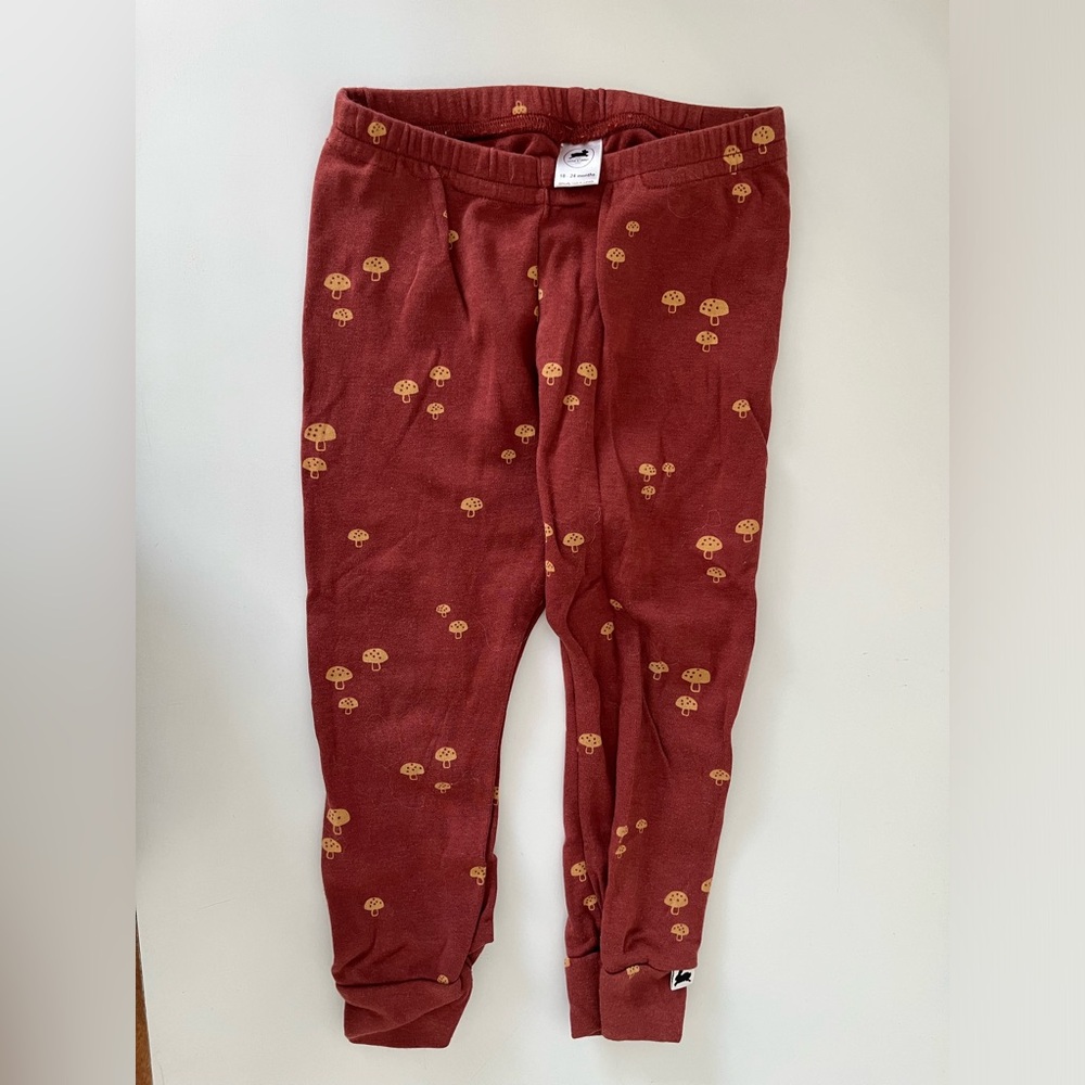 Little and lively leggings